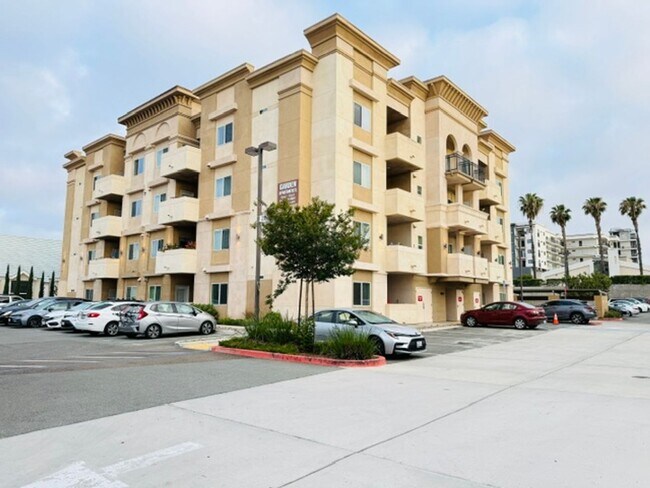 2303 E 8th St National City, CA 91950