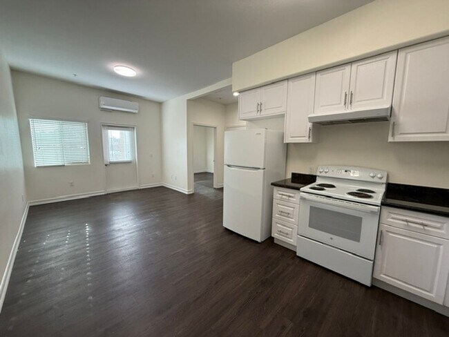 2303 E 8th St National City, CA 91950 photo 3