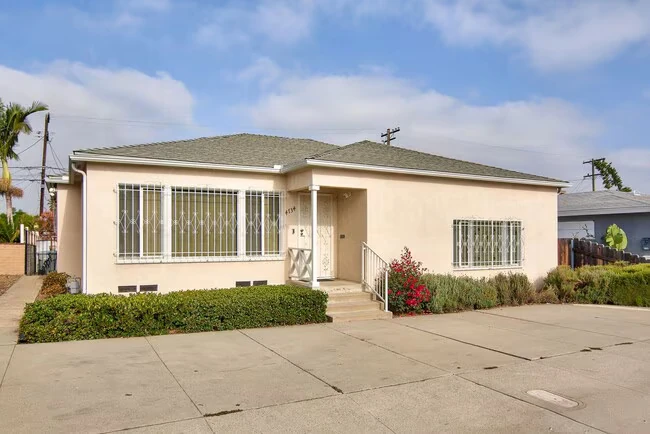 4734 College Ave San Diego, CA 92115