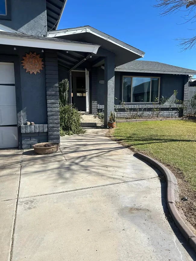 6916 W Georgia Ave Glendale, AZ 85303 photo 4