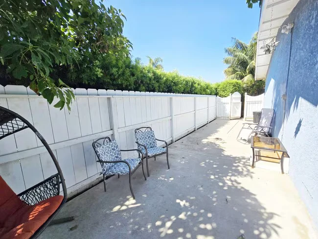 819 Hymettus Ave Encinitas, CA 92024 photo 3