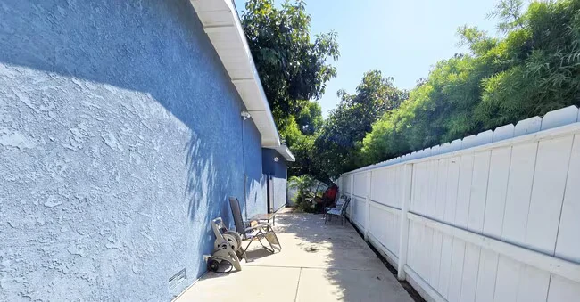 819 Hymettus Ave Encinitas, CA 92024 photo 4