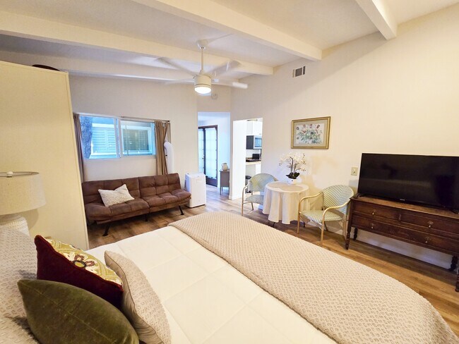 819 Hymettus Ave Encinitas, CA 92024