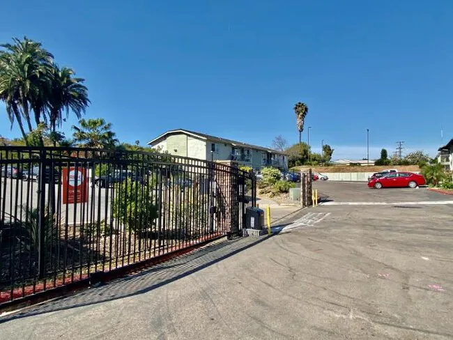 5040 A St #10 San Diego, CA 92102 photo 2