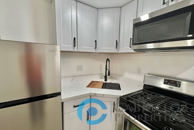 1580 Parrot St San Diego, CA 92105 photo 4