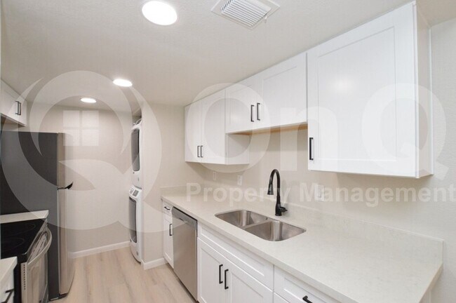 4211 E Palm Ln Phoenix, AZ 85008 photo 3