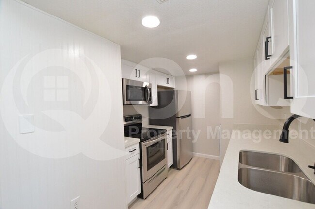 4211 E Palm Ln Phoenix, AZ 85008 photo 2