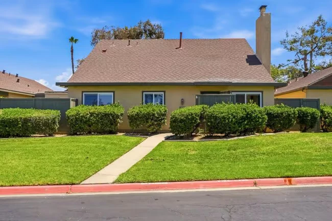 8879 Hillery Dr San Diego, CA 92126 photo 2