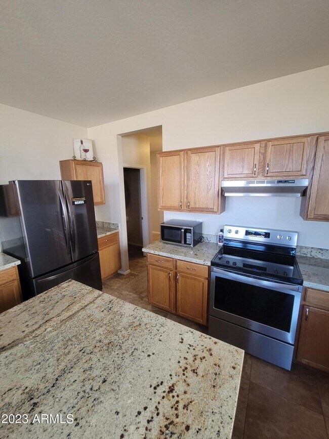 12050 W Carlota Ln Sun City, AZ 85373 photo 2
