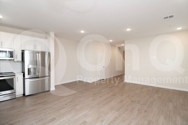 2818 W Red Fox Rd Phoenix, AZ 85083 photo 5