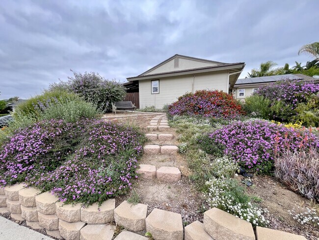 9556 Cecilwood Dr Santee, CA 92071 photo 3