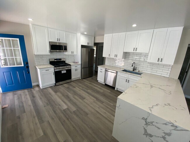 5171 La Dorna St San Diego, CA 92115