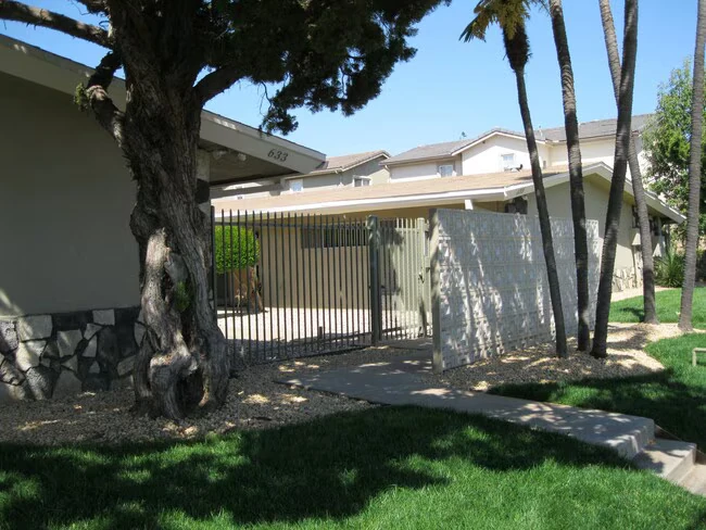 633 N Fig St Escondido, CA 92025 photo 4
