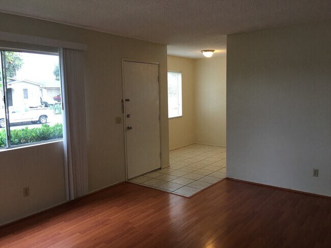 284 Lustrosos St Oceanside, CA 92057 photo 4