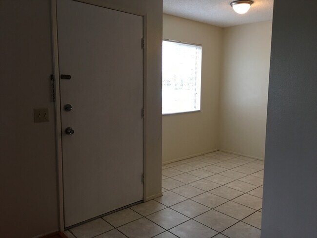 284 Lustrosos St Oceanside, CA 92057 photo 5