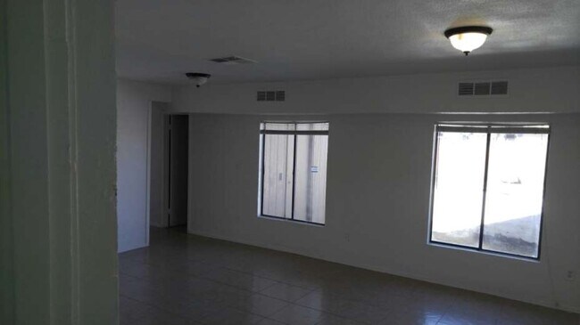 3730 W Sheridan St Phoenix, AZ 85009 photo 4