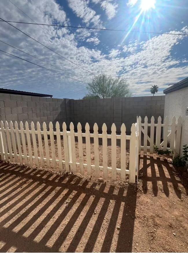 906 E Fairmount Ave Phoenix, AZ 85014 photo 2