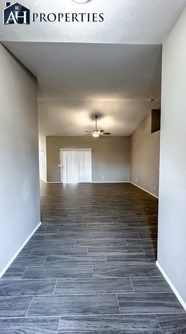 8832 W Port Au Prince Ln Peoria, AZ 85381 photo 3
