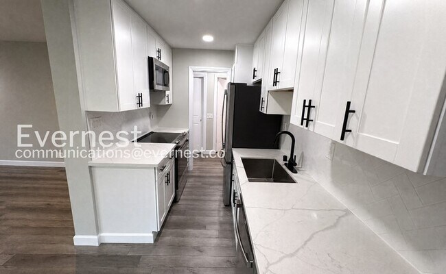 73 Brookwood Rd Orinda, CA 94563 photo 4