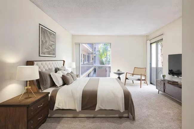 Dorchester STOP IN FOR MOVE IN BONUS! photo 3