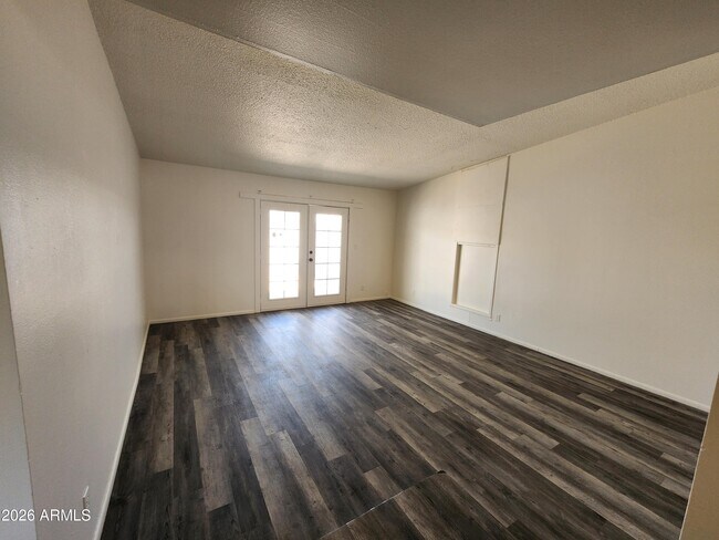 2140 W Heatherbrae Dr Phoenix, AZ 85015 photo 4