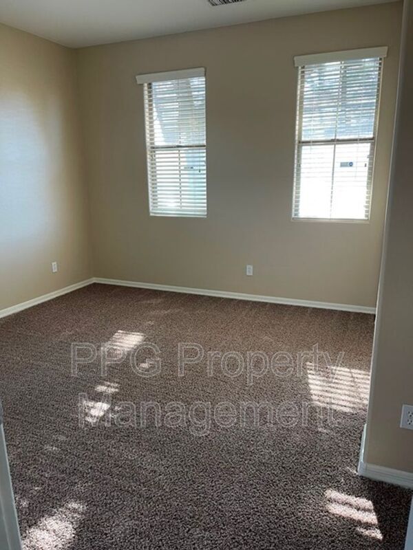 5644 W Kowalsky Ln Phoenix, AZ 85339 photo 2