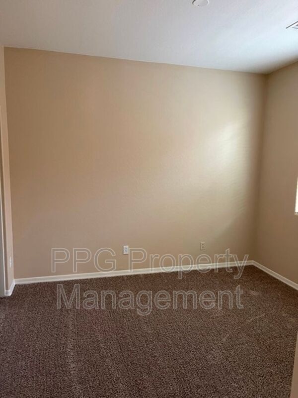 5644 W Kowalsky Ln Phoenix, AZ 85339 photo 3