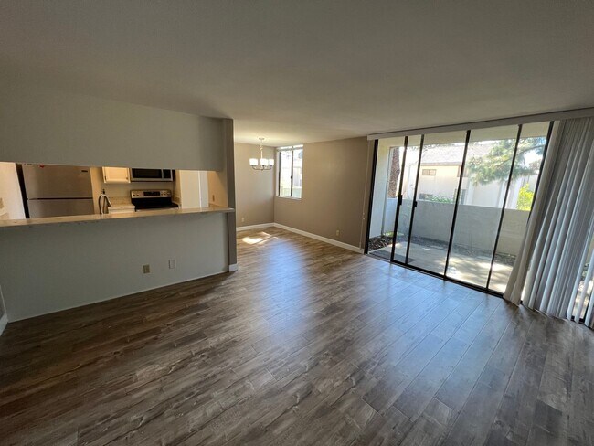 6204 Agee St San Diego, CA 92122 photo 4