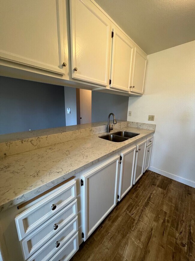 6204 Agee St San Diego, CA 92122