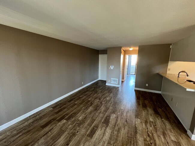 6204 Agee St San Diego, CA 92122 photo 3