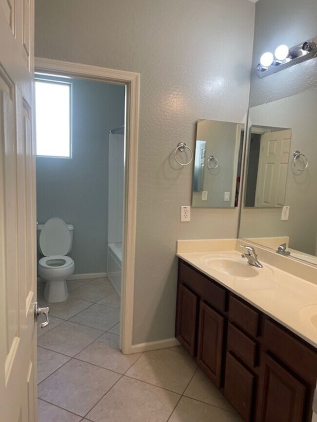12400 N 153rd Ave Surprise, AZ 85379 photo 5