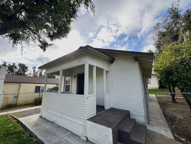 527-531 E 2nd Ave Escondido, CA 92025 photo 2