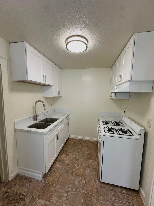 527-531 E 2nd Ave Escondido, CA 92025 photo 4