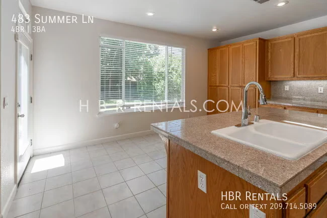 483 Summer Ln Tracy, CA 95377 photo 3