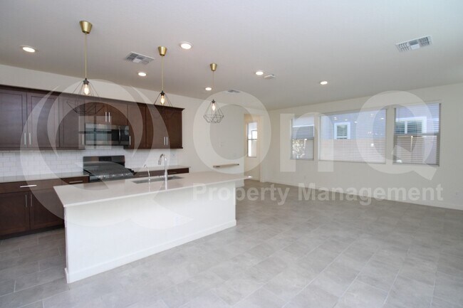725 N Abalone Ct. Gilbert, AZ 85233 photo 3