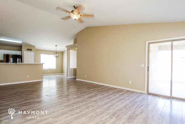 2149 N Santiana Pl Casa Grande, AZ 85122 photo 2