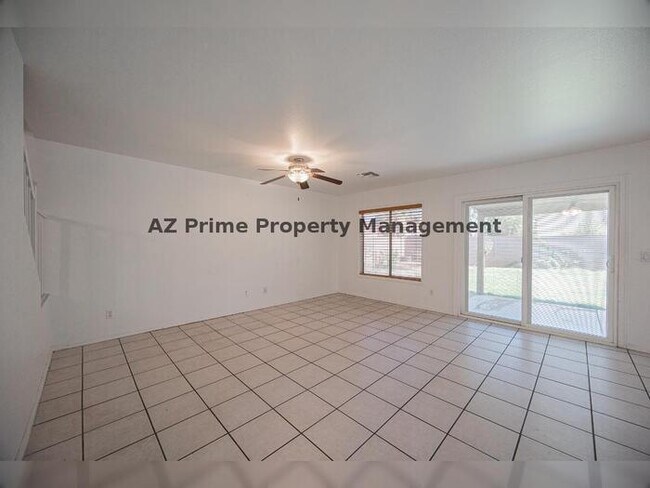 11595 W Holly St Avondale, AZ 85392 photo 4