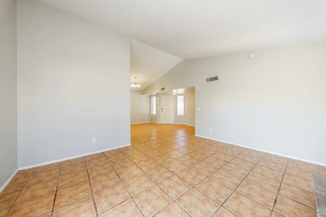 6630 W Poinsettia Dr Glendale, AZ 85304 photo 5