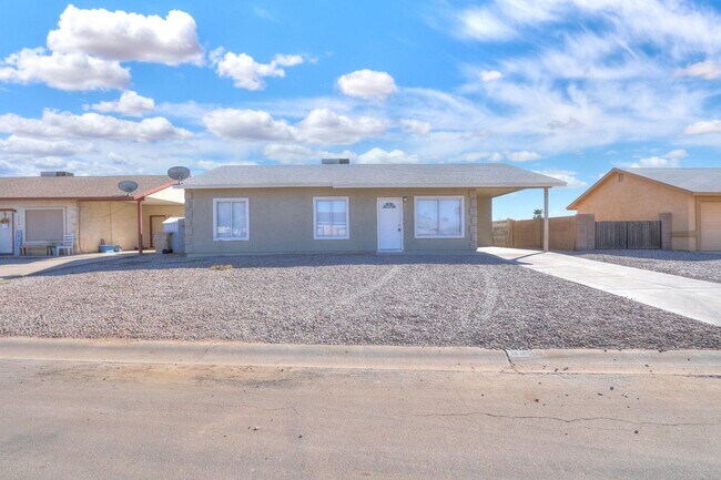 9399 W Tinajas Dr Arizona City, AZ 85123 photo 3