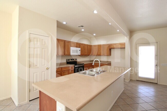 9120 W Hubbell St Phoenix, AZ 85037 photo 5