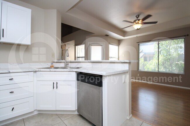 4201 N 20th St Phoenix, AZ 85016 photo 2