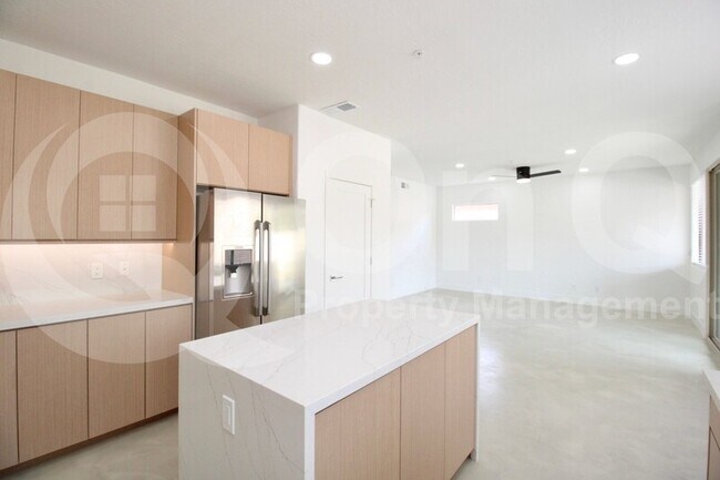 15019 N 100th Way Scottsdale, AZ 85260 photo 4