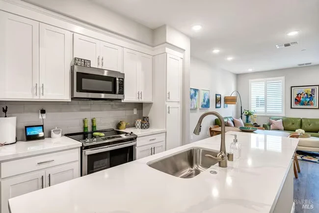 327 Pear Tree Ln Napa, CA 94558 photo 4
