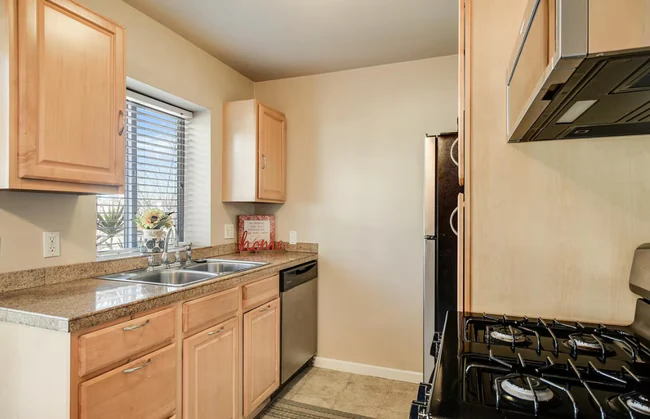 5350 Orange Ave San Diego, CA 92115 photo 3