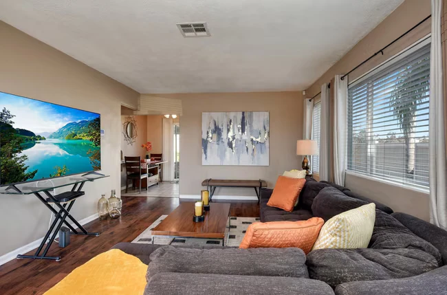 5350 Orange Ave San Diego, CA 92115 photo 2