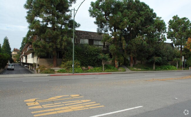 Miramonte Gardens photo 2