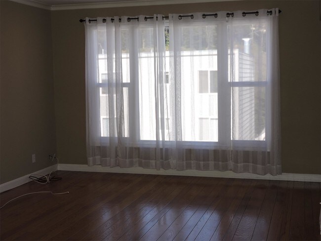 1877 8th Ave San Francisco, CA 94122 photo 3
