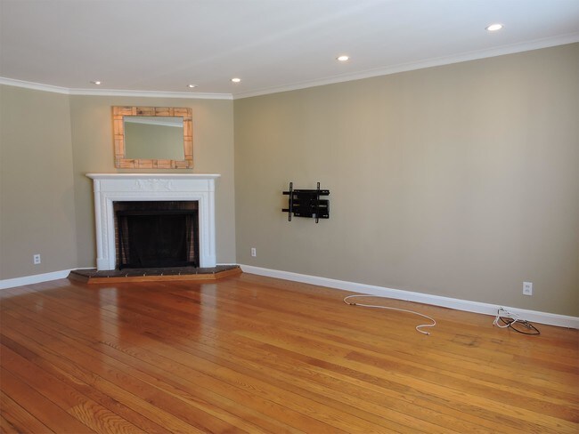1877 8th Ave San Francisco, CA 94122 photo 2