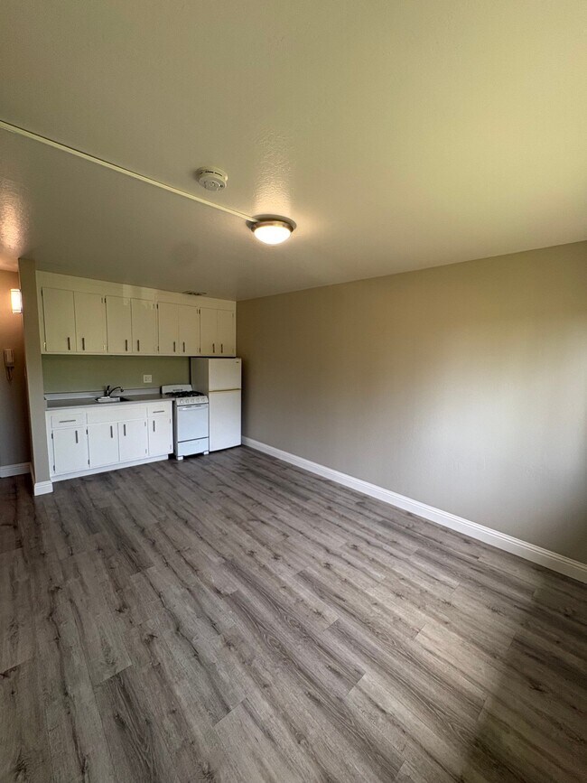 5499 Claremont Ave Oakland, CA 94618 photo 4