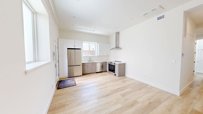 69 Horace St San Francisco, CA 94110 photo 3